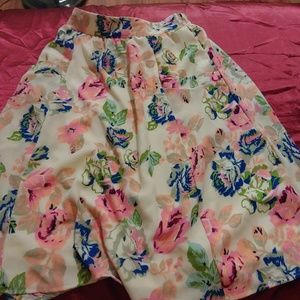 Honey and Lace Skirt w/pockets